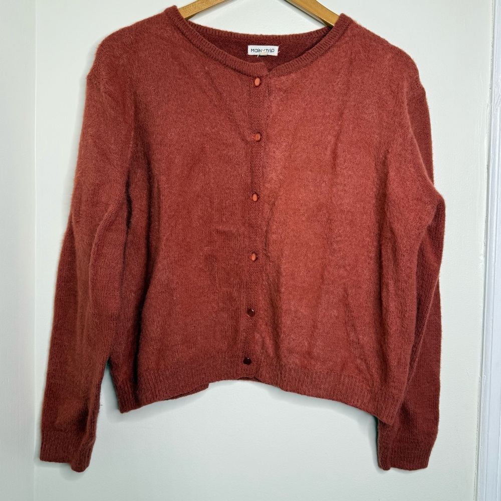 Main strip Button Front Sweater Women’s Size Medium Boxy Fit Soft